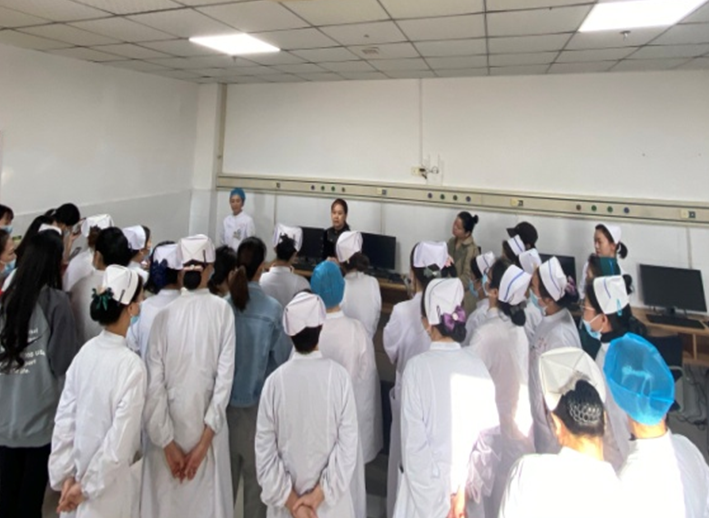 护理部组织护理人员技能操作培训