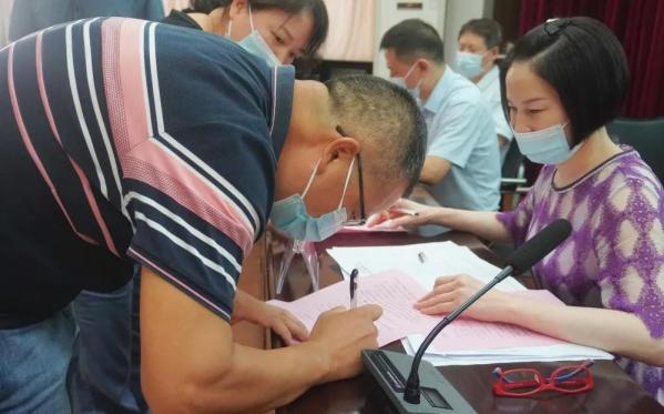 【工作动态】万载县人民医院召开新冠肺炎疫情防控专题会议