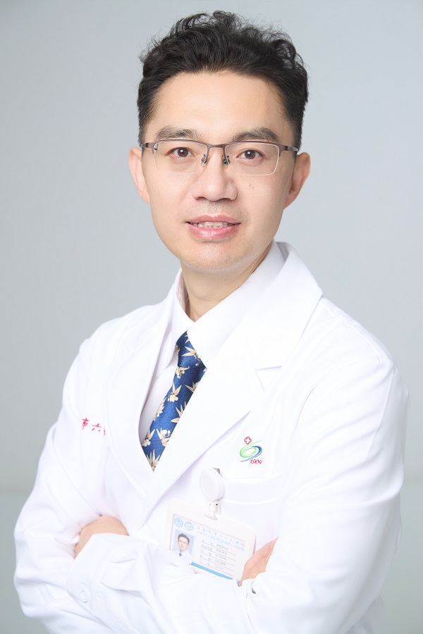 上海六院国家骨科医学中心欧阳元明主任来万载坐诊啦！家门口就能享顶尖关节诊疗，速约！